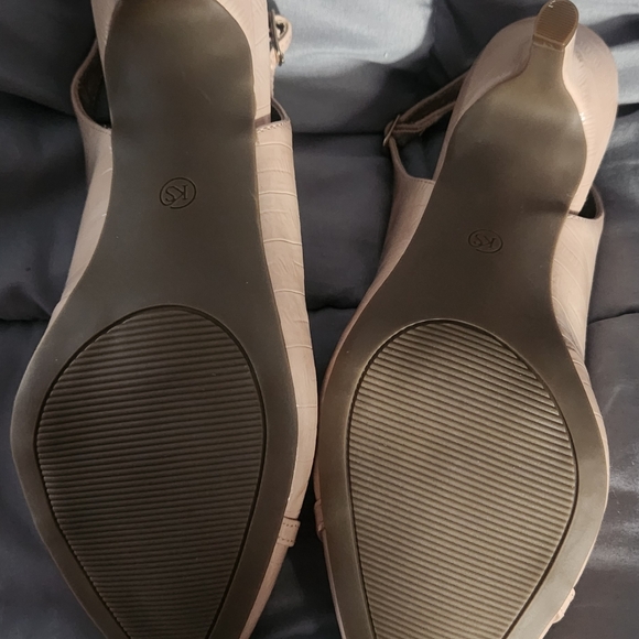 Karen Scott Gildda Slingback Pumps - Picture 2 of 3